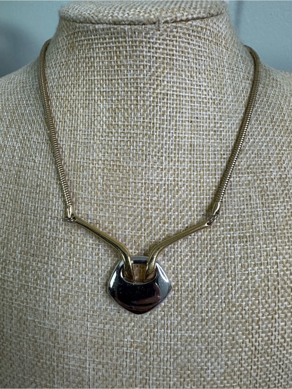 Artistry Amway Geometric Pendant Choker Necklace Mixed Metal Gold Silver 1970’s